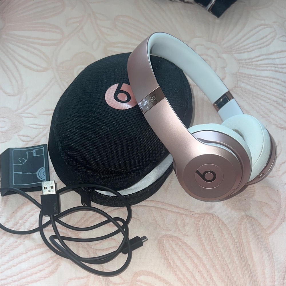 Beats Solo wireless rose gold headphones